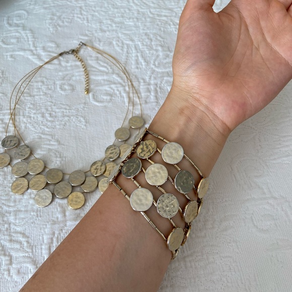 Vintage gold coin multilayered necklace and bracelet set - Picture 3 of 4